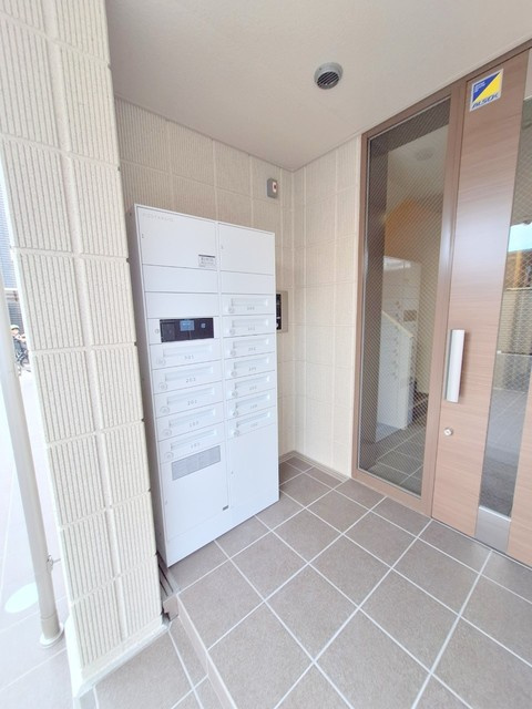 エトワール中村のエントランス|★宅配ボックス設置済みで外出時の受け取りに便利です★