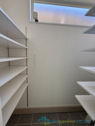 小田原市中新田　未入居戸建　全2棟1号棟の収納