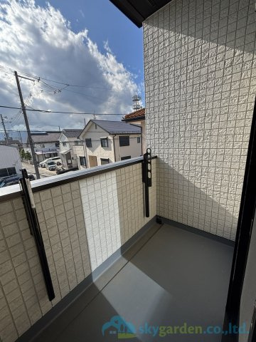 小田原市中新田　未入居戸建　全2棟1号棟のバルコニー