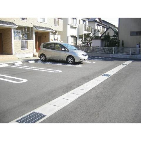 メゾン・ド・エルⅡの駐車場