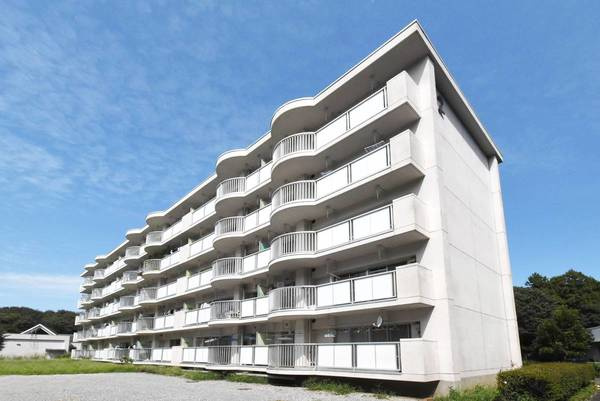 ビレッジハウス鴻野山1号棟の外観