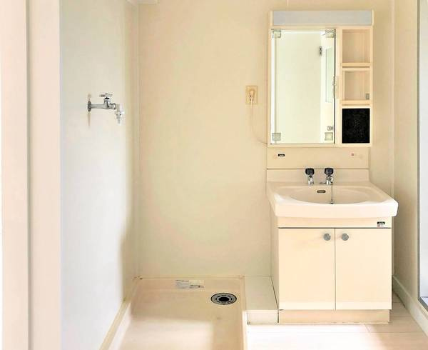 ビレッジハウス鴻野山1号棟の独立洗面台|ビレッジハウスの同一物件・同一タイプの間取りの写真です