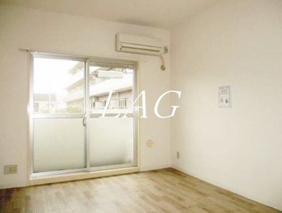 【居間・リビング】 | ウィンベルソロ北綾瀬第１０ | 洋室のお部屋です。