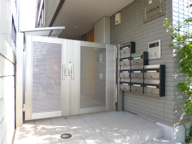 レジデンス光のエントランス|★オートロック対応エントランス★