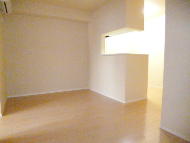 レジデンス光の居間・リビング|★１０．４帖のＬＤＫ★