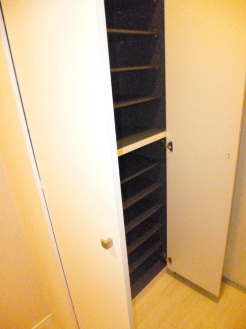 レジデンス光の玄関|★シューズボックス★