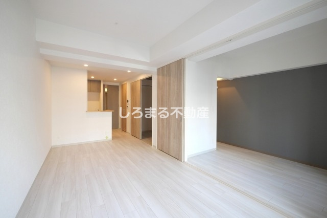 アーバネックス南森町WESTの居間・リビング