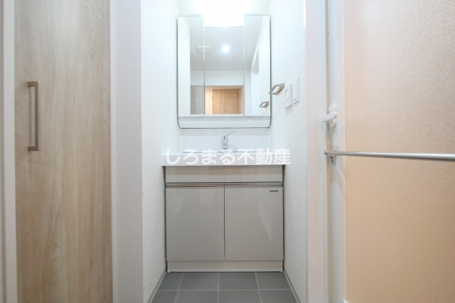 アーバネックス南森町WESTの独立洗面台