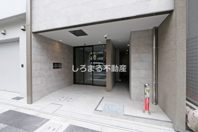 アーバネックス南森町WESTのエントランス