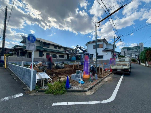 中野区丸山1丁目　新築戸建　全3棟の前面道路含む現地写真|子育てしやすい住環境！教育施設や商業施設も徒歩圏内に充実。

ご内見希望・資料請求などお気軽にお問い合わせ下さい！
03-5990-5201