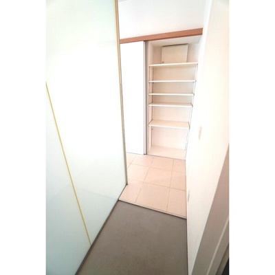 【玄関】 | La Douceur湊町 仲介手数料無料