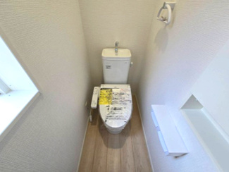 【トイレ】 | 高槻市野田1丁目　新築戸建　4区画 | 同仕様内観写真