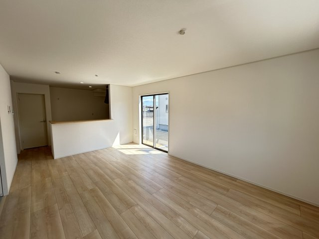 小松島市大林町字金岡建売①の居間・リビング