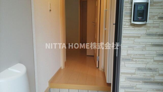 メゾン・城ノ下Ｂの玄関|大きなシューズボックス付きの玄関です！