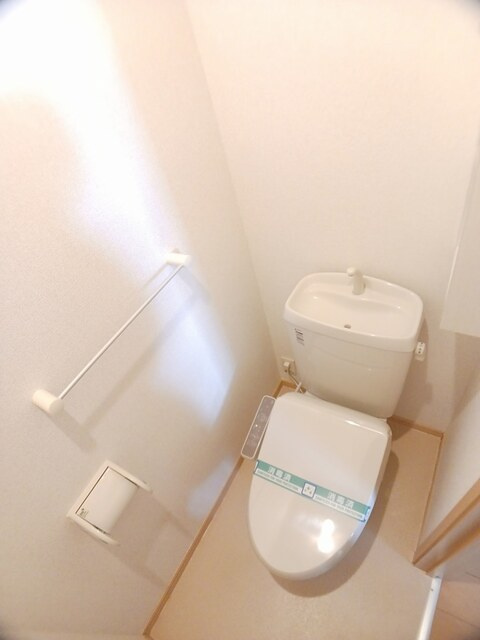メゾン・城ノ下Ｂのトイレ|もちろんウォシュレット付きのトイレです◇