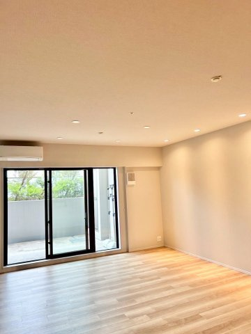 ジオ桃山台レジデンスの居間・リビング