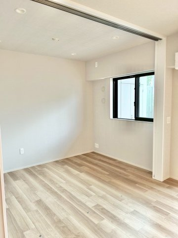 ジオ桃山台レジデンスの洋室