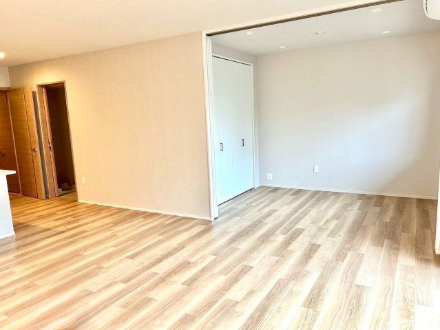 ジオ桃山台レジデンスの居間・リビング