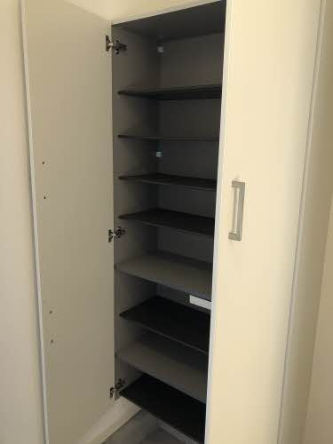 クレセントガーデン B棟の玄関