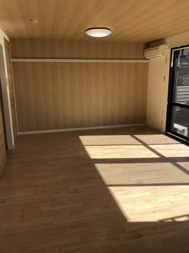 クレセントガーデン B棟の居間・リビング