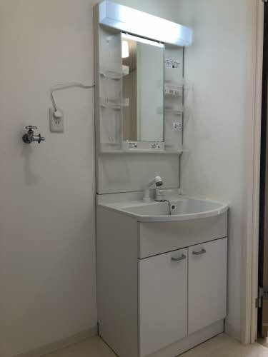 クレセントガーデン B棟の独立洗面台