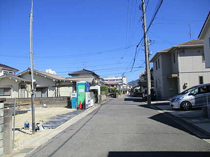 広島市佐伯区屋代１丁目の前面道路含む現地写真