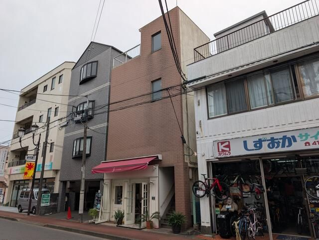 吹よせビルの外観