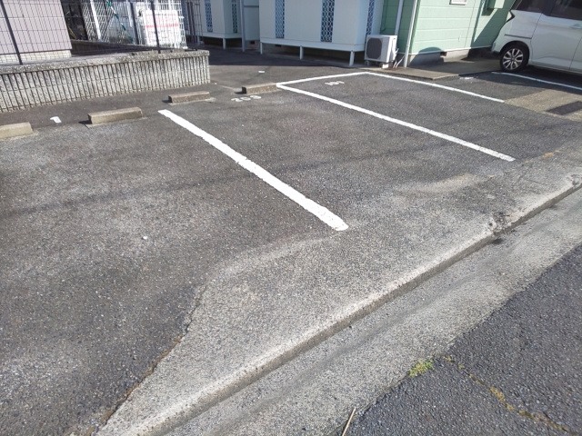 桜通りハイツの駐車場