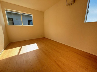 【洋室】 | 佐伯区五月が丘3丁目　全２区画　NO2 | 2階　洋室×3　収納付きでお部屋がスッキリ広く使えます。　
