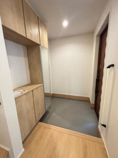 【玄関】 | 佐伯区五月が丘3丁目　全２区画　NO2 | シューズボックスが設置されており、家族の靴がスッキリ収納できます☆