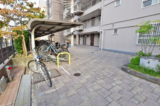 甲子園第八コーポラスA棟の駐輪場|駐輪場現地外観写真です。