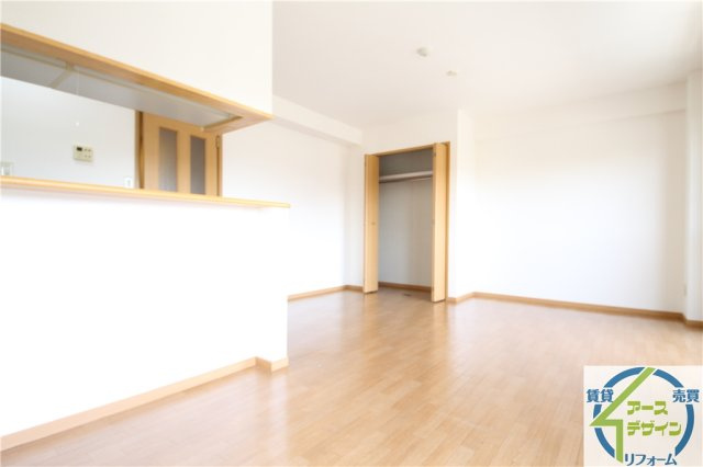 クレモナ山手の居間・リビング|※類似部屋