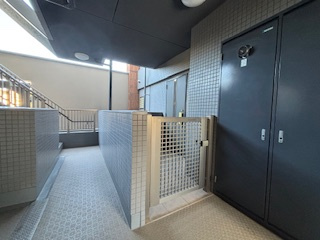 エクセルヴュー御崎公園の玄関