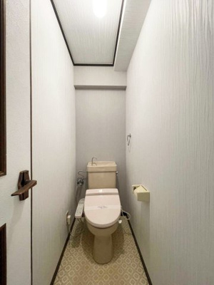 【トイレ】 | グランドハイツ中原東 | トレイはウォシュレット付き♪♪壁紙もおしゃれです。