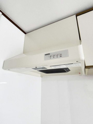 【キッチン】 | グランドハイツ中原東 | 換気扇も新品です。