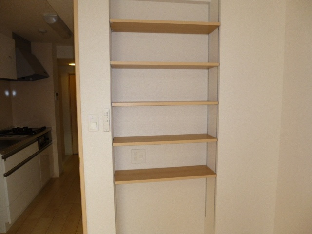 クレール壱番館の収納|洋室棚