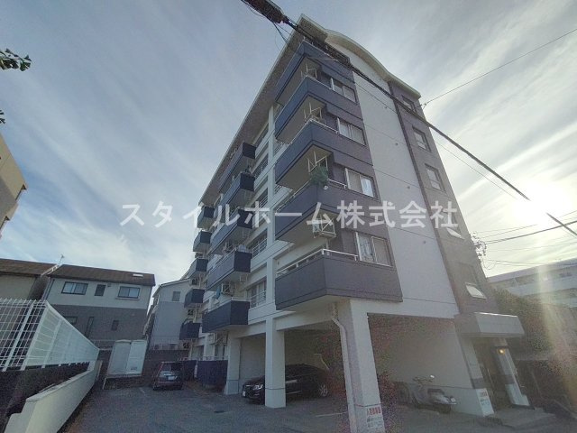 シャトーウィスタリヤの外観