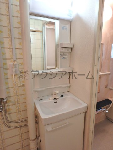 東村山青葉町住宅3号棟の独立洗面台