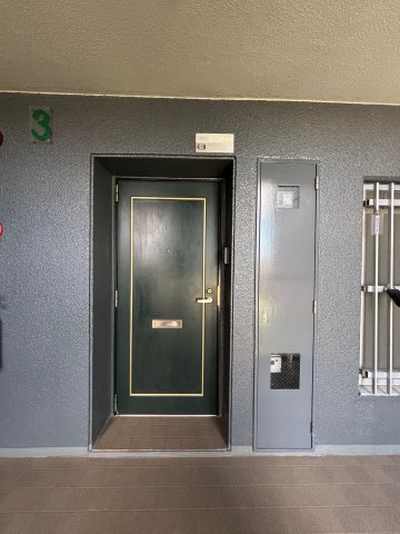 真栄マンション緑ヶ丘の玄関