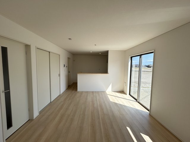 小松島市大林町字金岡建売③の居間・リビング