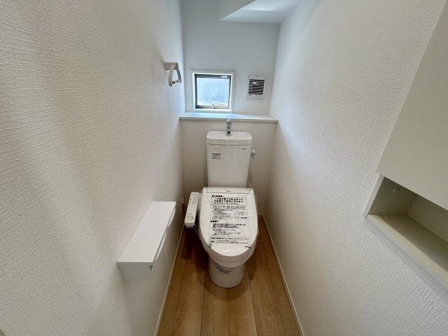 小松島市大林町字金岡建売③のトイレ