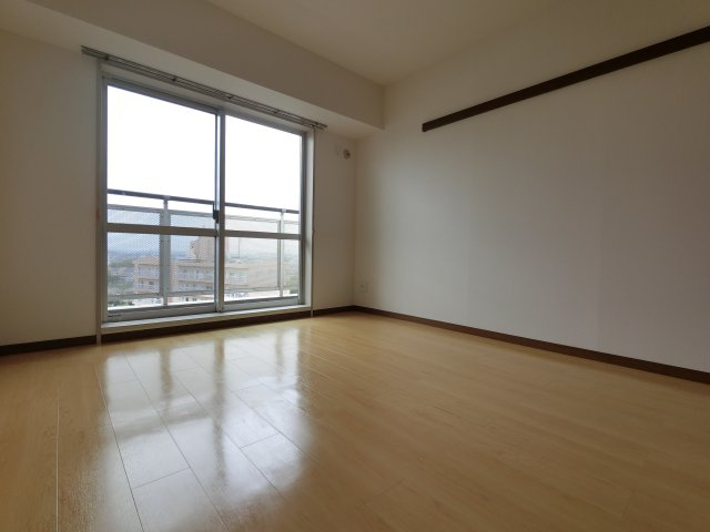 オーシャンビュー壱番館の洋室