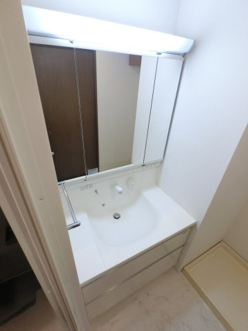 オーシャンビュー壱番館の独立洗面台