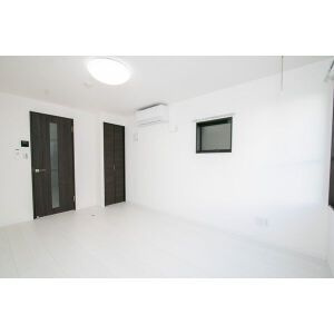 フラシア鶯谷の居間・リビング