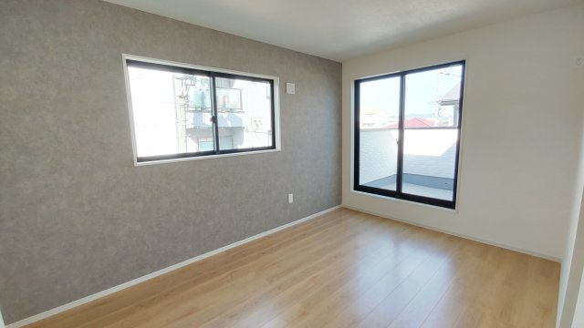 神戸市垂水区星が丘　新築戸建ての洋室