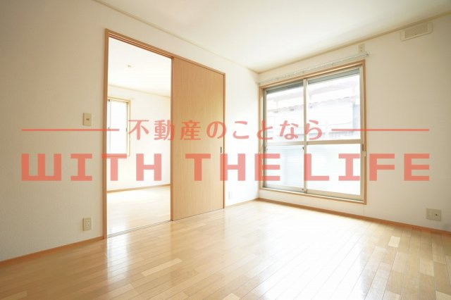 カーザ・ミア【キャッシュバック対象物件】の居間・リビング|おしゃれな居間です