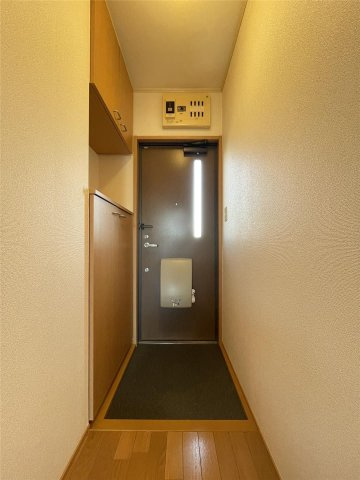 カーザ・ミア【キャッシュバック対象物件】の玄関|ゆったりとした玄関です