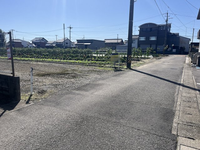 土地　三宅１丁目の前面道路含む現地写真