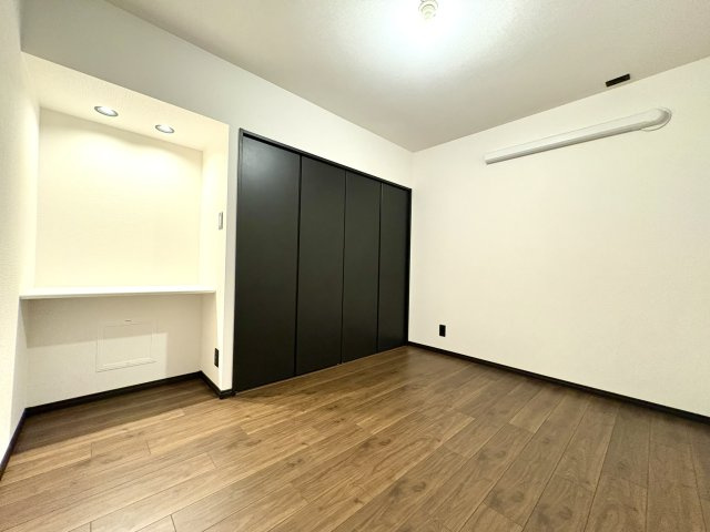 ルミエール二条の洋室