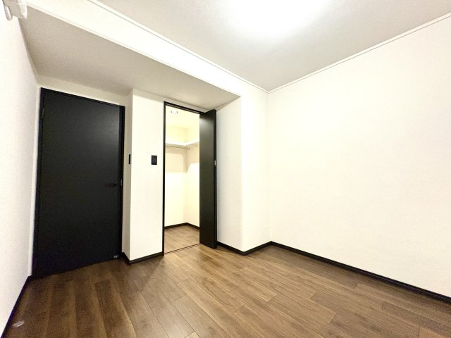 ルミエール二条の洋室